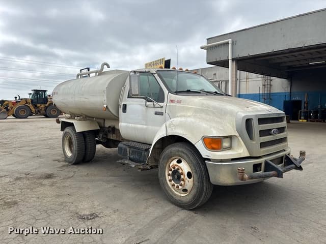 Image of Ford F-650 equipment image 2