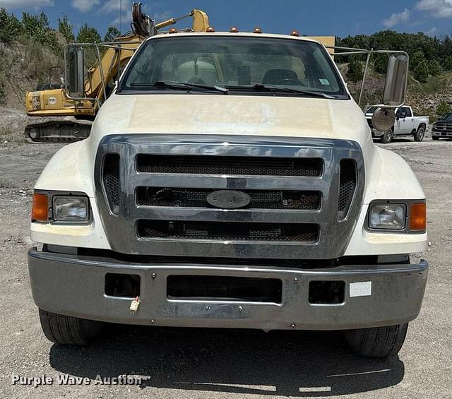 Image of Ford F650 equipment image 1