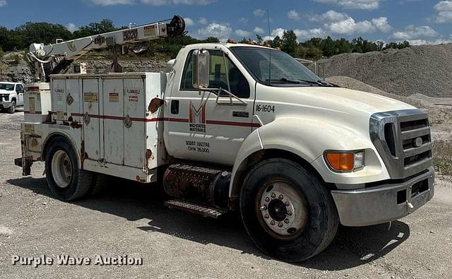 Image of Ford F650 equipment image 2