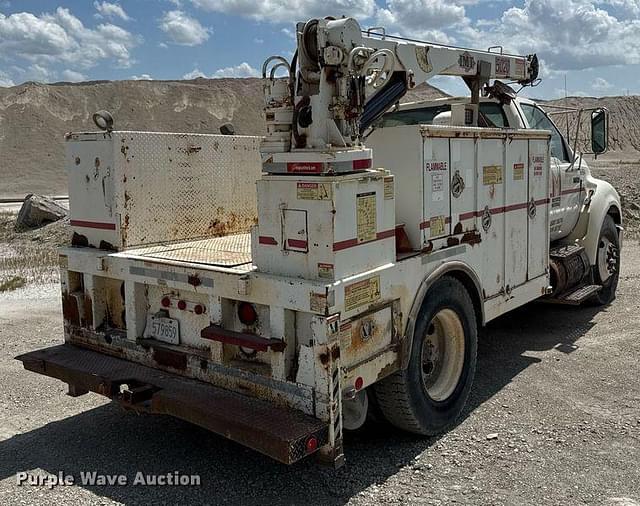 Image of Ford F650 equipment image 4