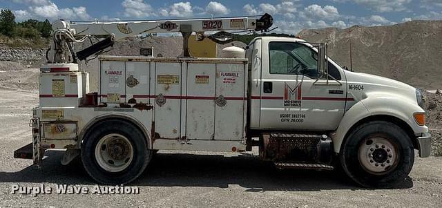 Image of Ford F650 equipment image 3