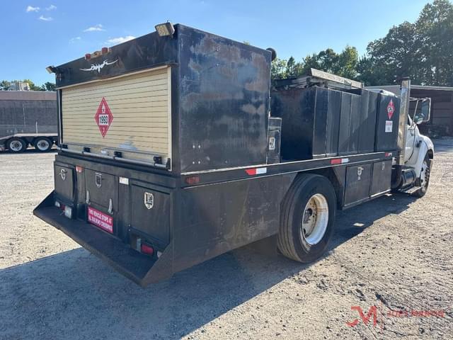 Image of Ford F-650 equipment image 2