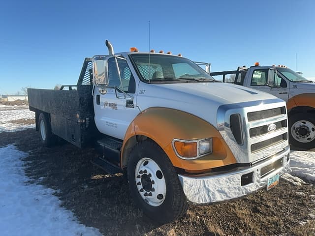 Image of Ford F-650 equipment image 3