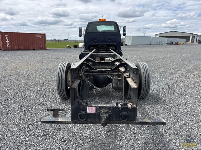 Image of Ford F-750 equipment image 3