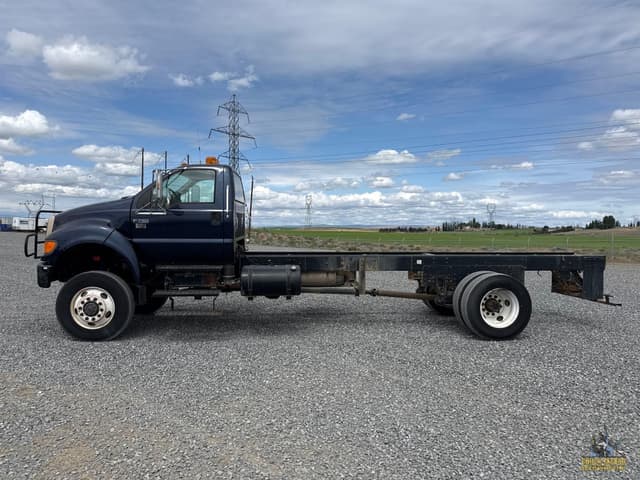 Image of Ford F-750 equipment image 1