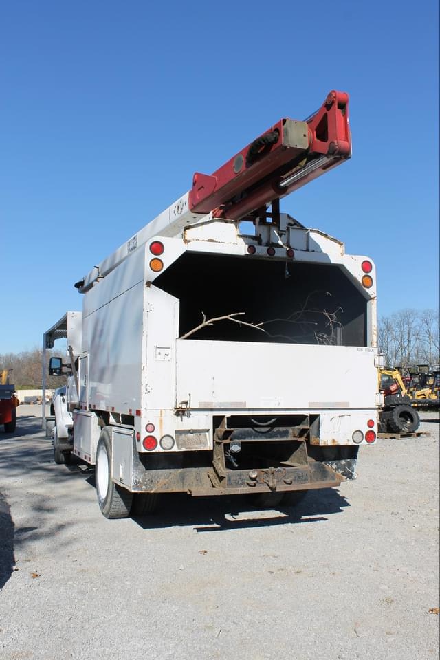 Image of Ford F-750 equipment image 1