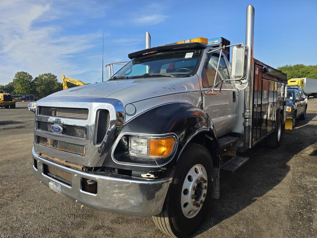 Image of Ford F-750 Primary image