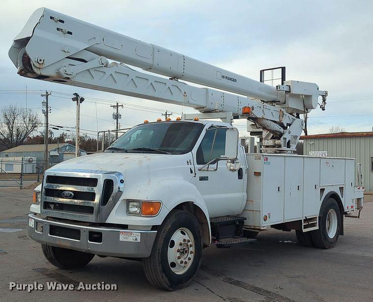 Image of Ford F-750 Primary image