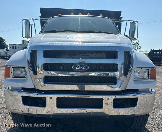 Image of Ford F-750 equipment image 1