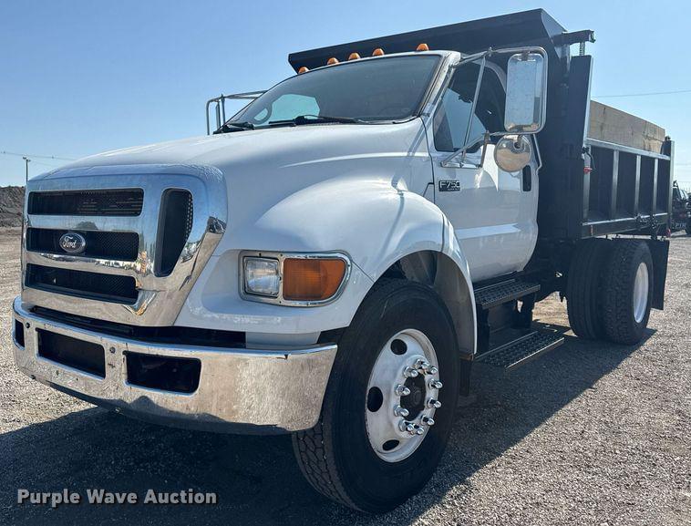Image of Ford F-750 Primary image