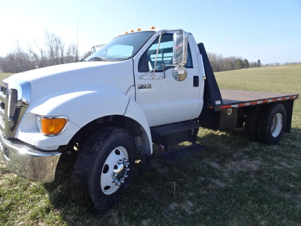 Image of Ford F-750 Primary image