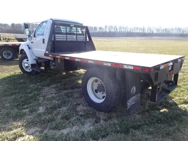 Image of Ford F-750 equipment image 2