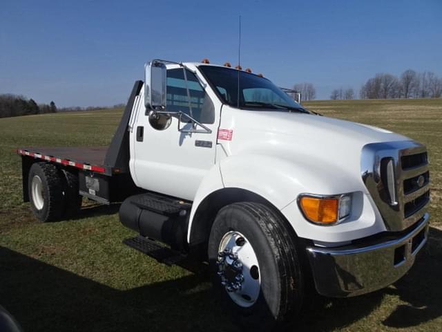 Image of Ford F-750 equipment image 1