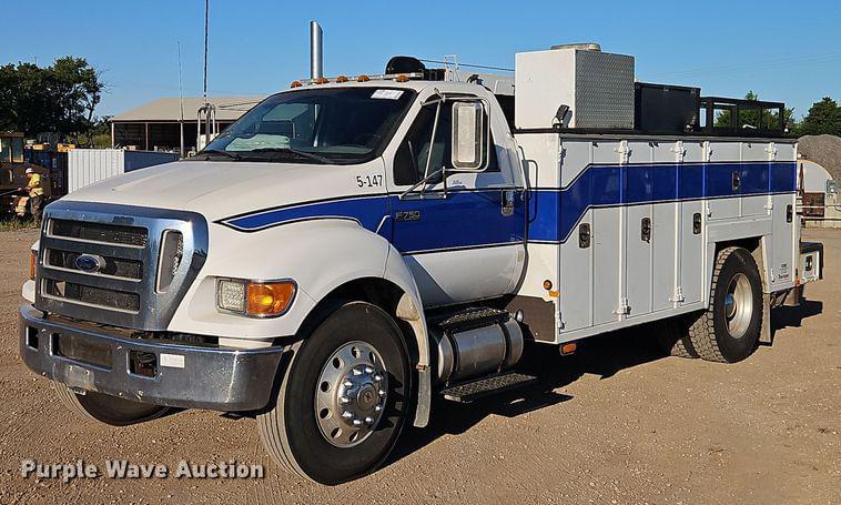 Image of Ford F-750 Primary image