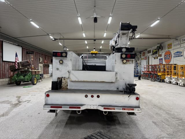 Image of Ford F-750 equipment image 3