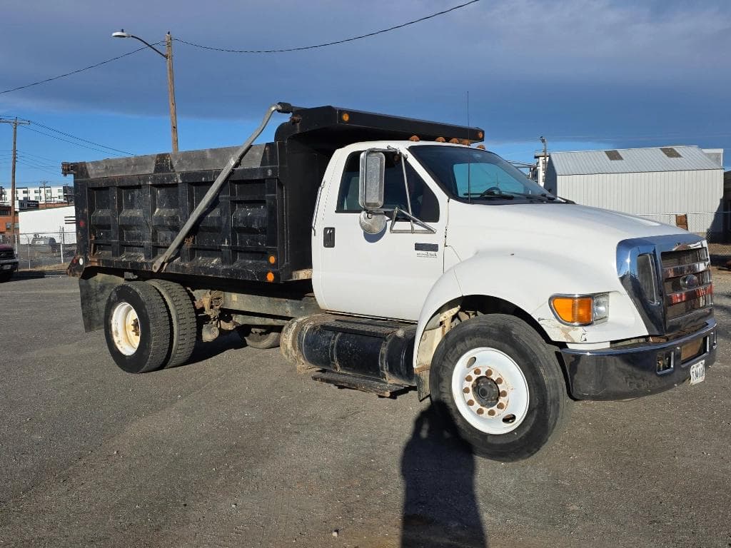 Image of Ford F-750 Primary image