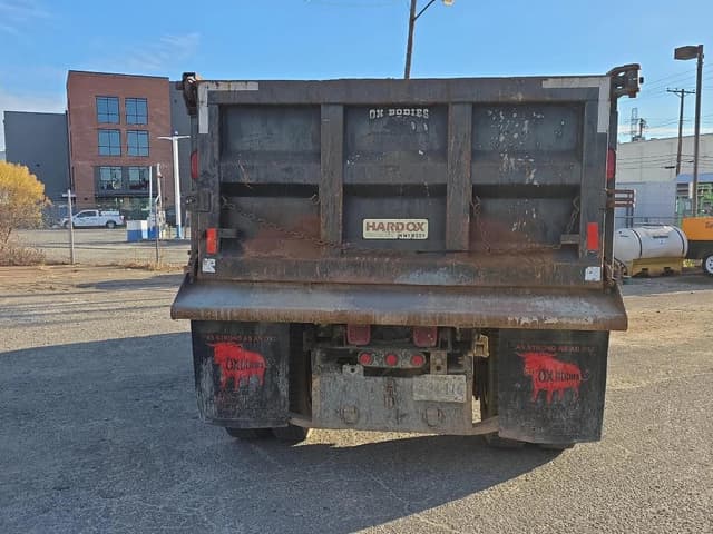 Image of Ford F-750 equipment image 2