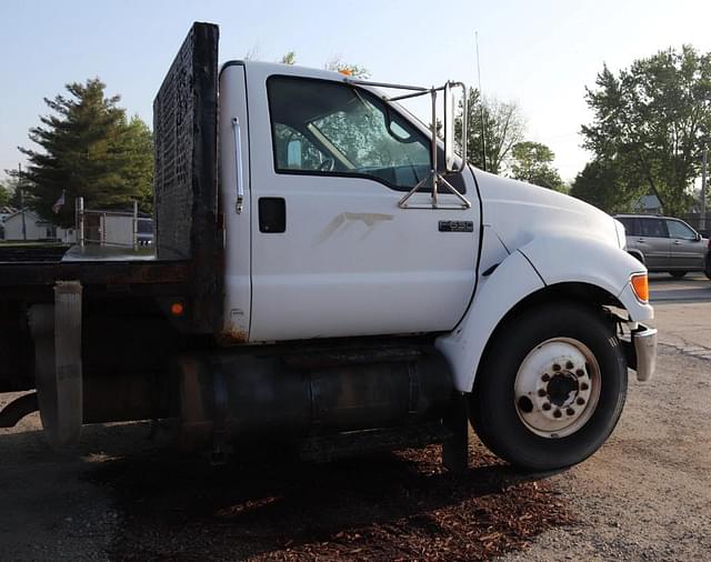 Image of Ford F-650 equipment image 3