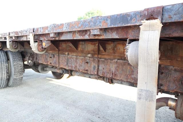 Image of Ford F-650 equipment image 4
