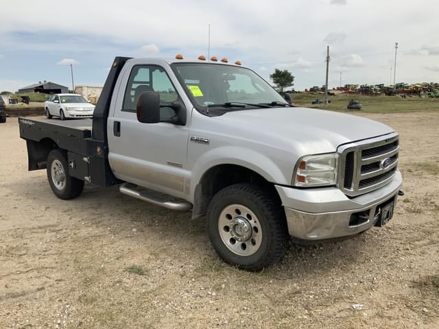 Image of Ford F-250 equipment image 2