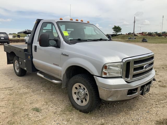 Image of Ford F-250 equipment image 1