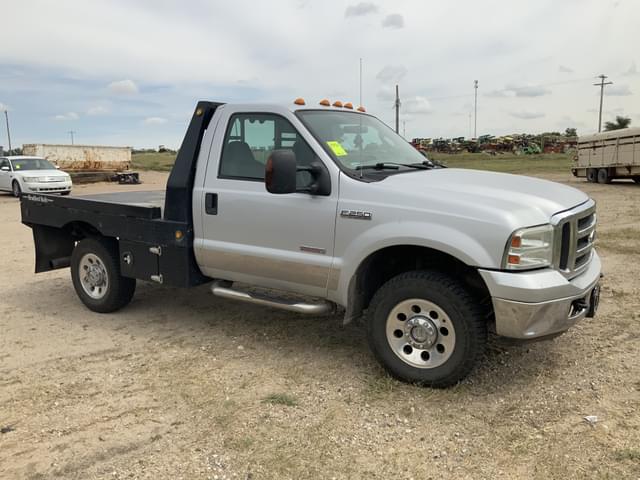 Image of Ford F-250 equipment image 4