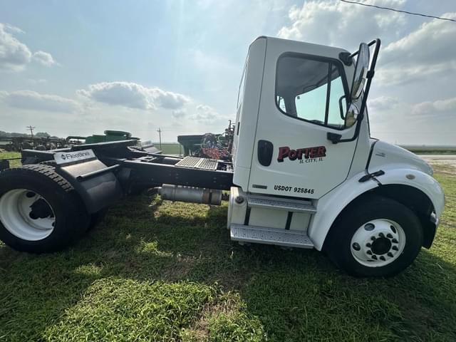 Image of Freightliner Business Class M2 equipment image 2