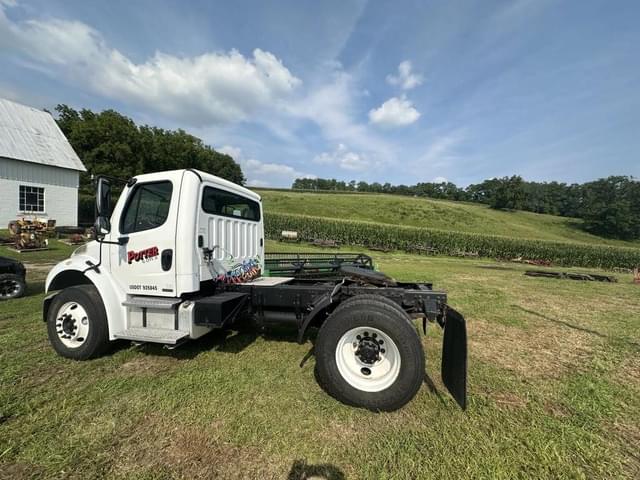 Image of Freightliner Business Class M2 equipment image 1