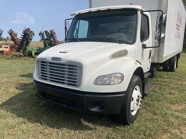 Image of Freightliner Business Class M2 100 equipment image 1