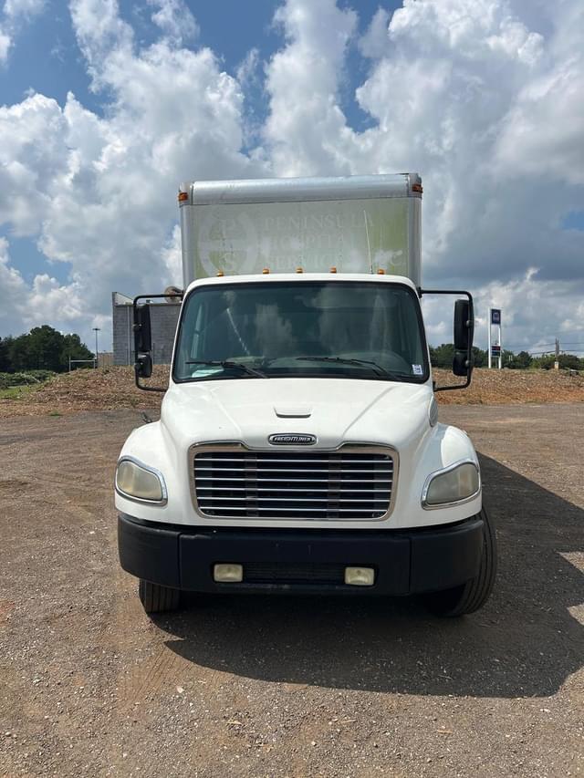 Image of Freightliner Business Class M2 106 equipment image 4