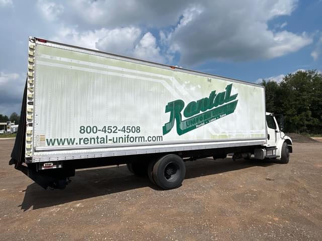 Image of Freightliner Business Class M2 106 equipment image 2