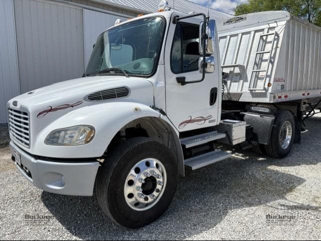Image of Freightliner Business Class M2 106 Primary image