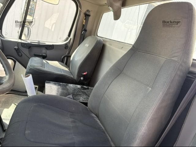 Image of Freightliner Business Class M2 106 equipment image 3