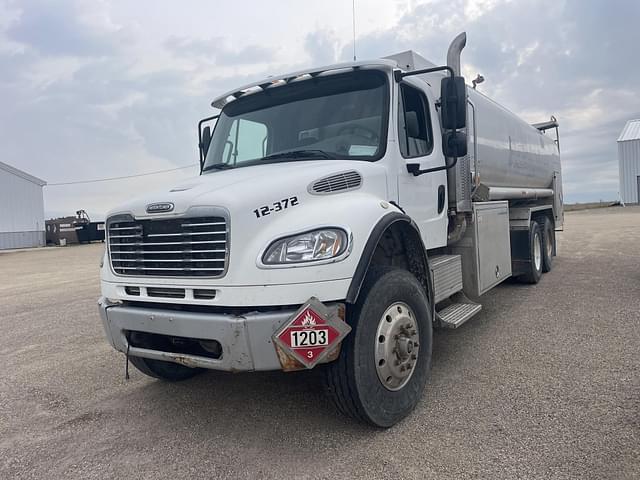 Image of Freightliner Business Class M2 112 equipment image 1