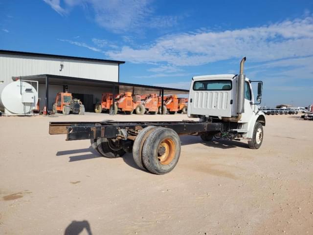 Image of Freightliner Business Class M2 equipment image 4