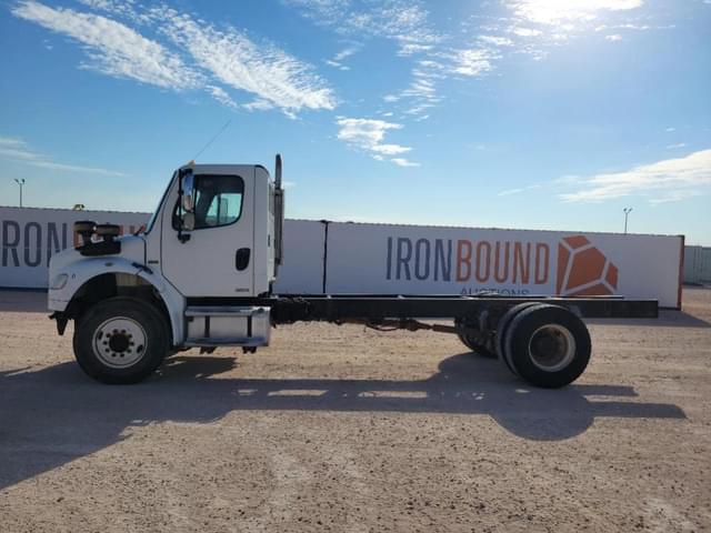 Image of Freightliner Business Class M2 equipment image 1