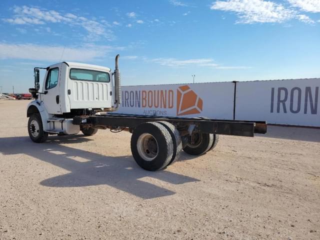 Image of Freightliner Business Class M2 equipment image 2