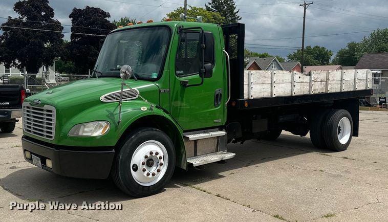 Main image Freightliner Business Class M2