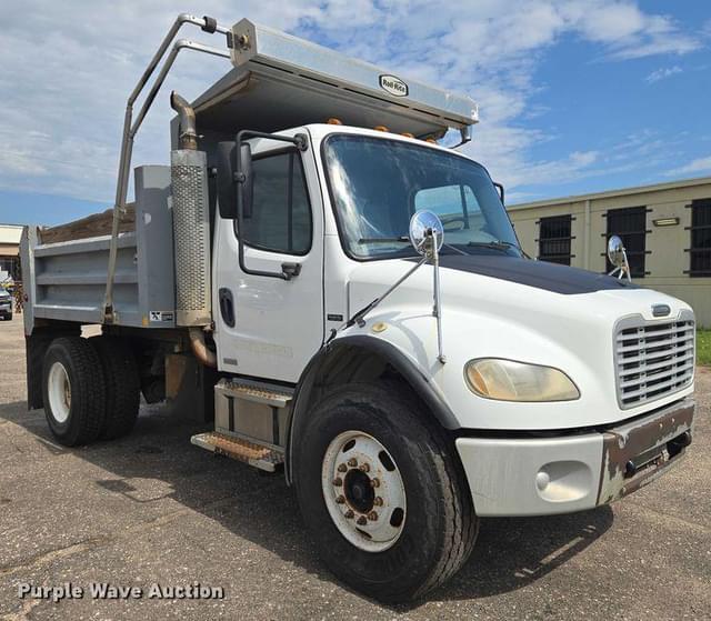 Image of Freightliner Business Class M2 equipment image 2