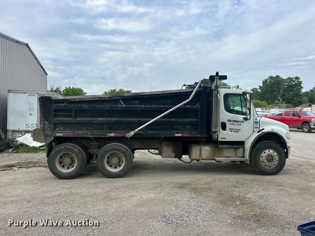 Image of Freightliner Business Class M2 equipment image 3