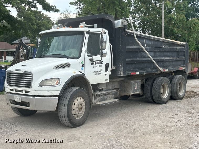 2005 Freightliner Business Class M2 Equipment Image0