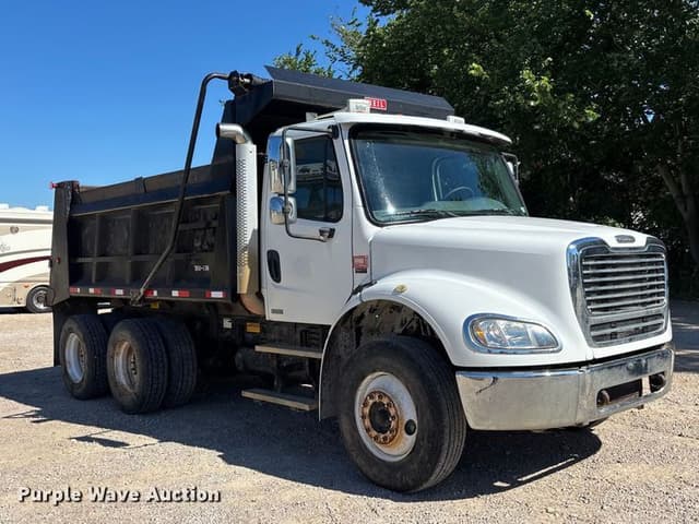 Image of Freightliner Business Class M2 equipment image 2