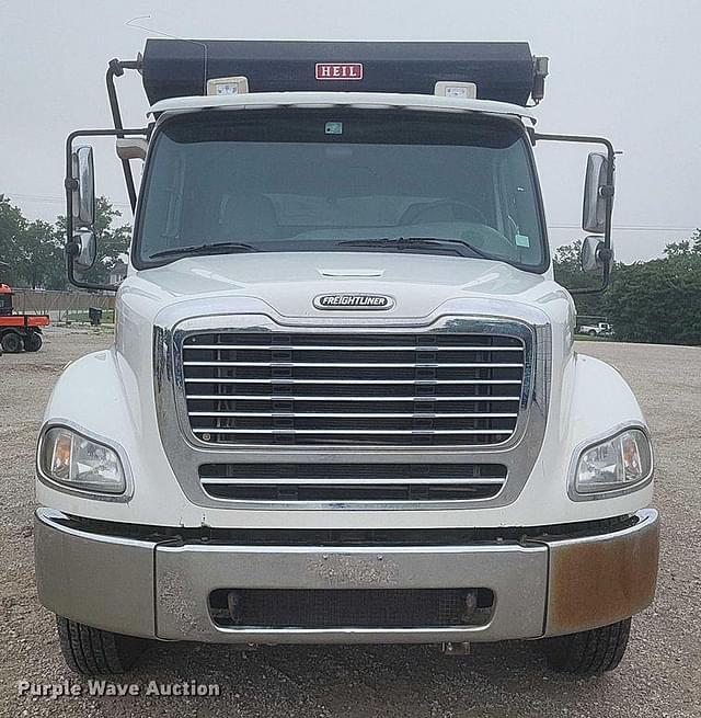 Image of Freightliner Business Class M2 equipment image 1