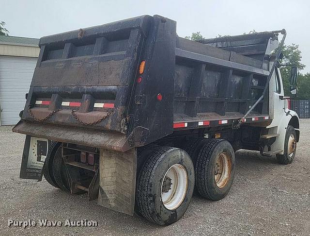 Image of Freightliner Business Class M2 equipment image 4