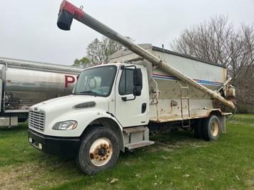 Main image Freightliner Business Class M2