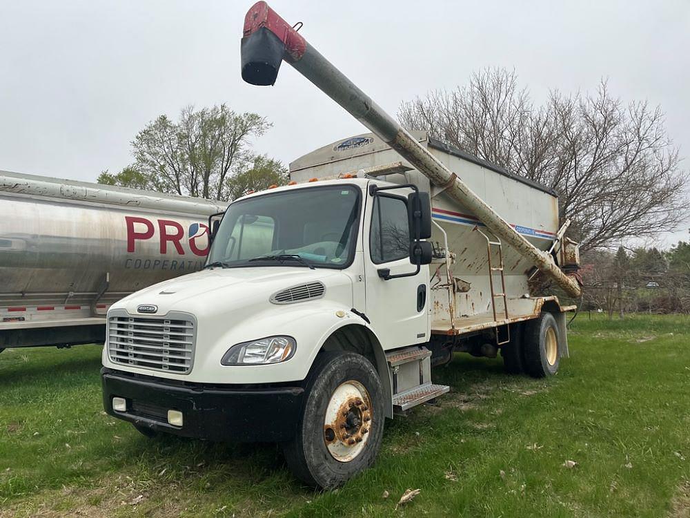 Main image Freightliner Business Class M2 25
