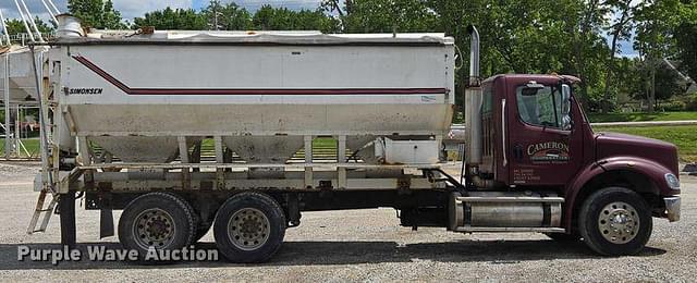 Image of Freightliner Business Class M2 equipment image 3