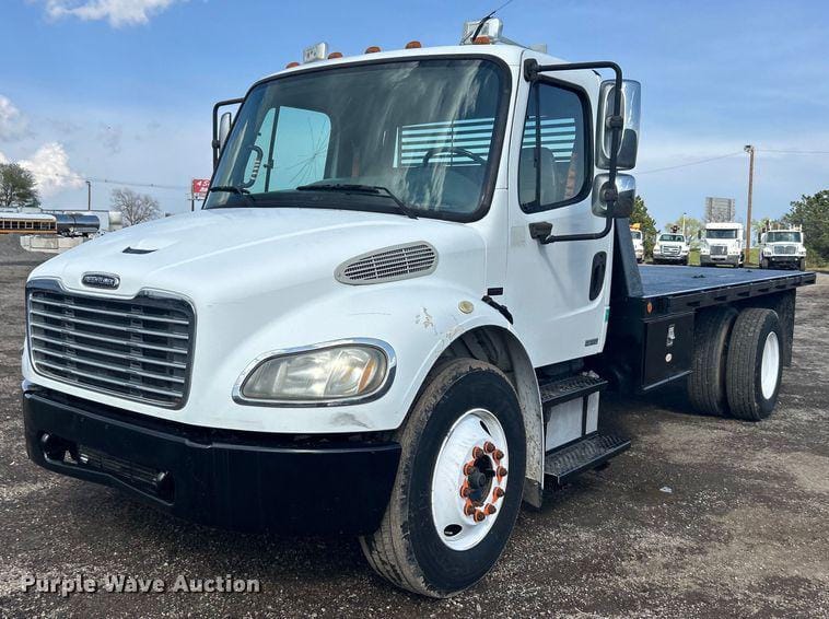 Main image Freightliner Business Class M2