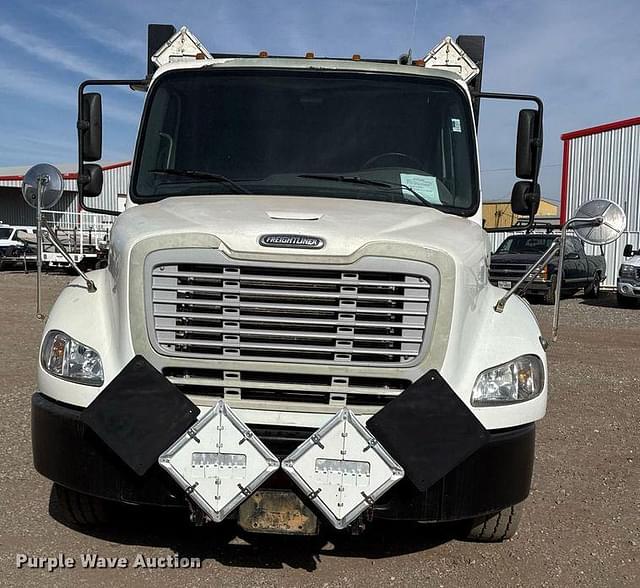 Image of Freightliner Business Class M2 equipment image 1