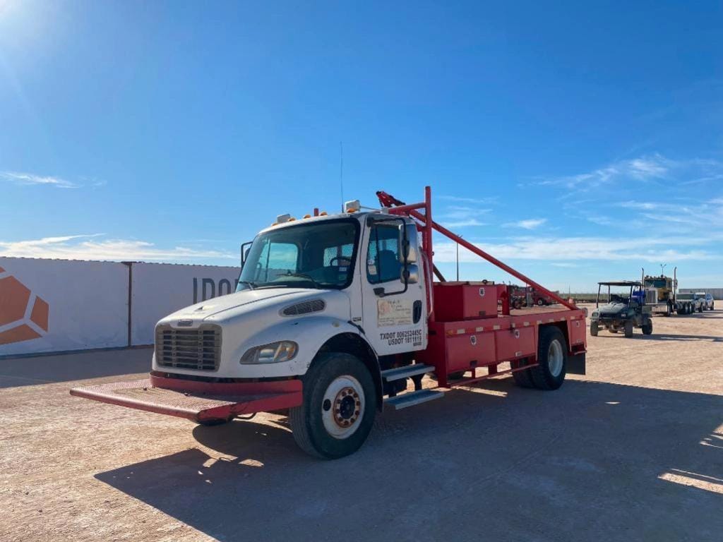 Main image Freightliner Business Class M2